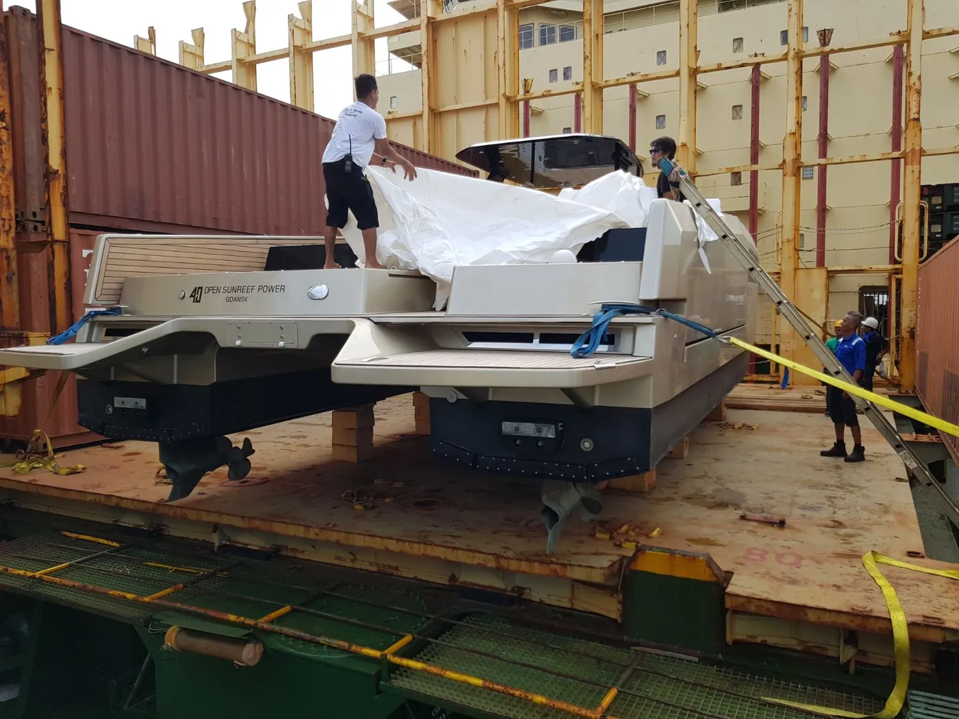 Cigisped yacht transport